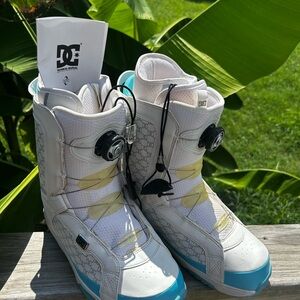 DC W'S Scout 2009 VTG Snowboard Boots WOMENS 9.5W w: Manual